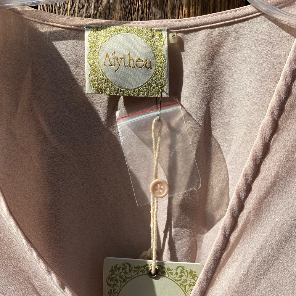 Alythea V-Neck Gathered Knot Jeweled Cuff Top - Picture 4 of 10